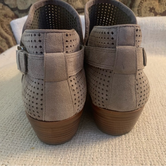 Sam Edelman Paula Taupe Perforated Leather Ankle Bootie Women Size 8.5 - Picture 2 of 9